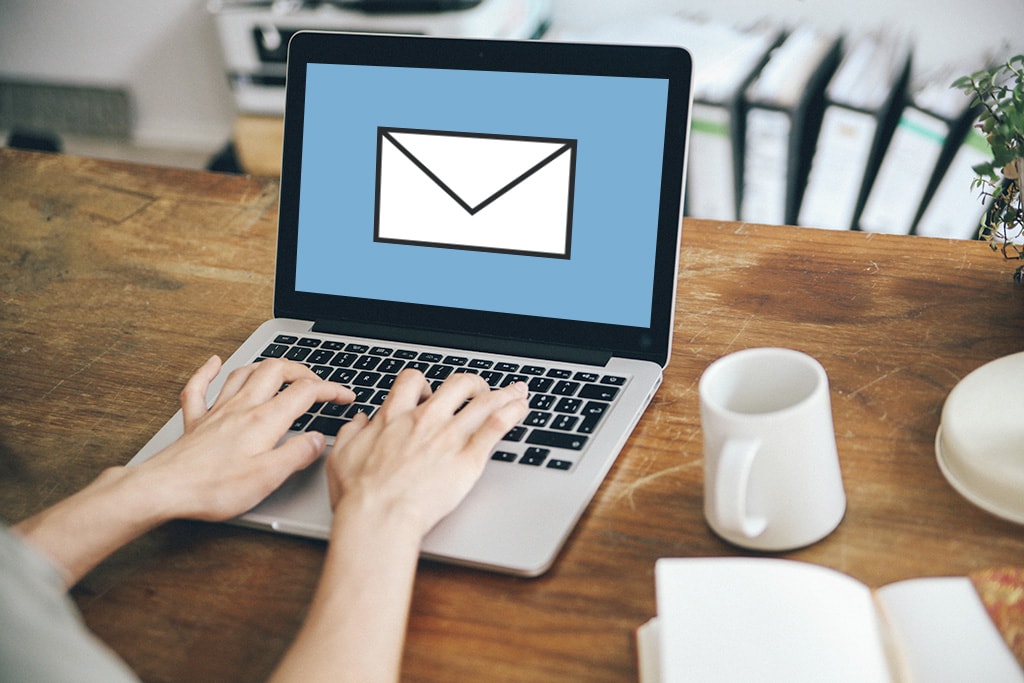 Personwritingemail Personwritingemail